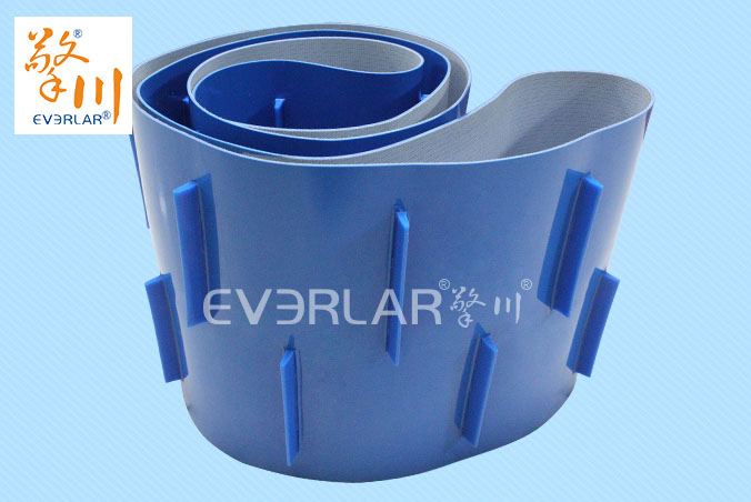 藍色PU輸送帶加擋板耐磨耐油耐腐蝕工業皮帶定制