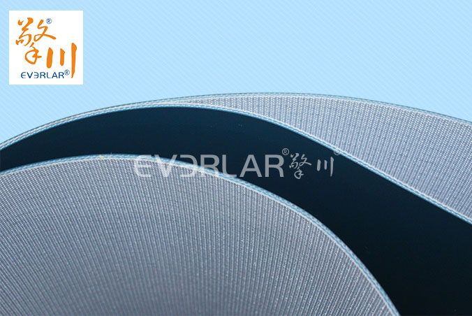 墨綠色啞光PVC輸送帶加導條耐腐蝕防滑易清潔工業皮帶定制