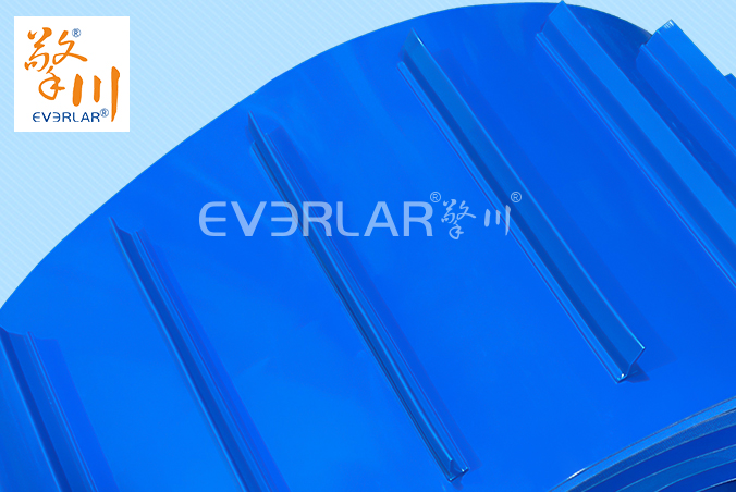 PU輸送帶加擋板導條耐磨防滑藍色食品級自動化流水線傳送帶定制