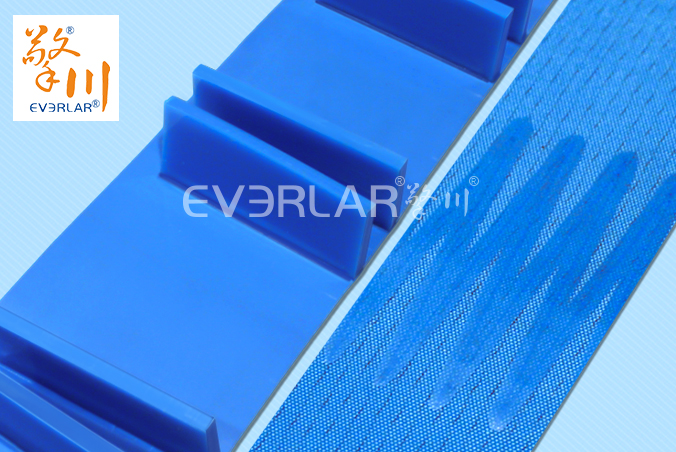 藍色PU輸送帶加擋板耐腐蝕食品級海鮮分揀機專配傳輸帶廠家定制