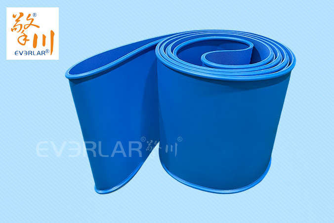 PU輸送帶加導(dǎo)條耐磨耐油食品級藍色啞光傳送帶食品包裝生產(chǎn)線皮帶 PU輸送帶加導(dǎo)條耐磨耐油食品級藍色啞光傳送帶食品包裝生產(chǎn)線皮帶