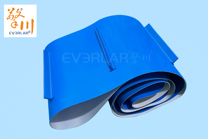 藍色PVC輸送帶加擋板導條耐磨防跑偏防掉落自動化生產(chǎn)線物料傳送工業(yè)皮帶