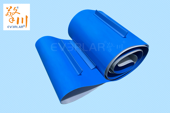 藍色PVC輸送帶加擋板導條耐磨防跑偏防掉落自動化生產(chǎn)線物料傳送工業(yè)皮帶